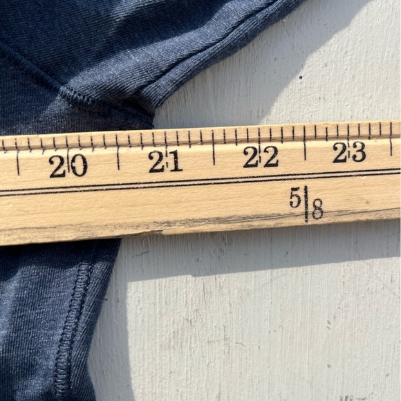 Men's Lululemon T-Shirt Gray Blue Solid NO TAGS Long Sleeve Gym Run Gorpcore - Picture 11 of 13